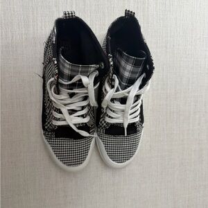 Stylish Black and White Women Shoes